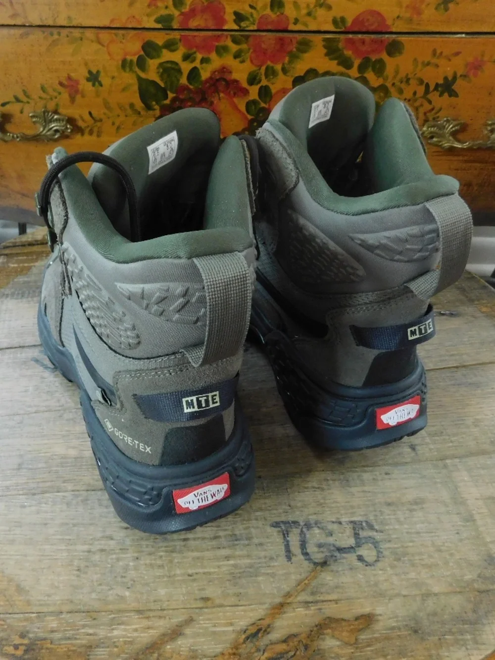 Vans MTE Gore Tex Boots Mens Size 6.5